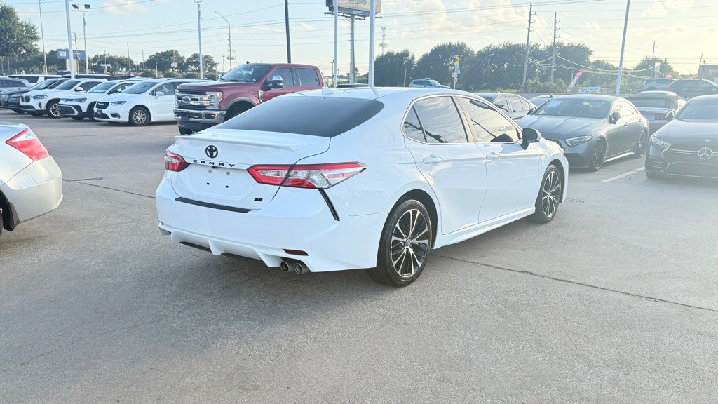 2020 Toyota Camry Image 6