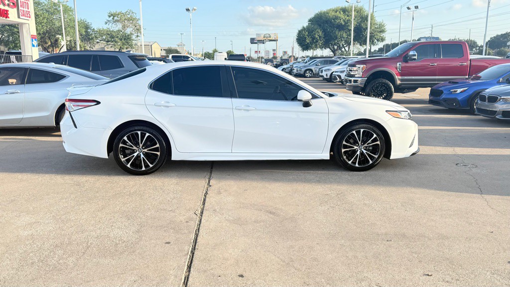 2020 Toyota Camry Image 7