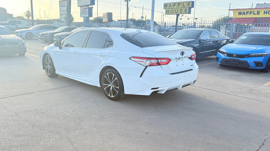 2020 Toyota Camry Image 9