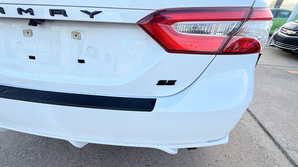2020 Toyota Camry Image 10