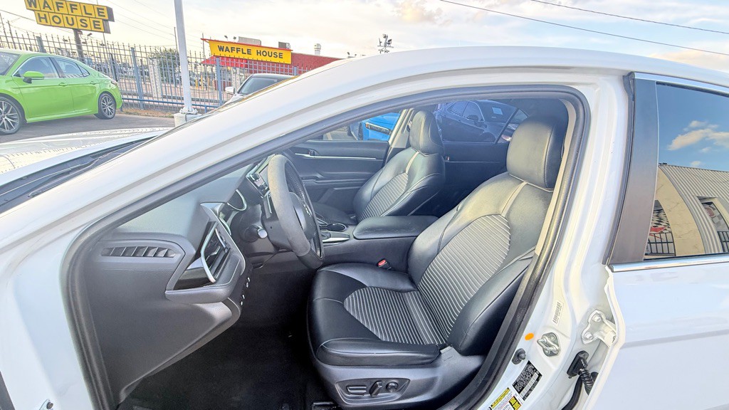 2020 Toyota Camry Image 14