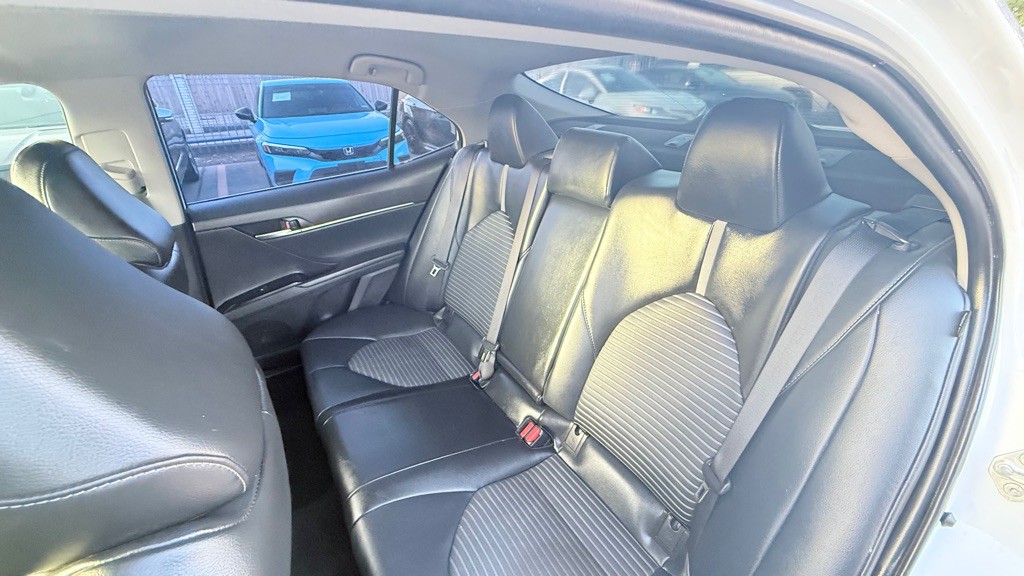 2020 Toyota Camry Image 16
