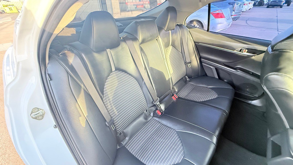 2020 Toyota Camry Image 18