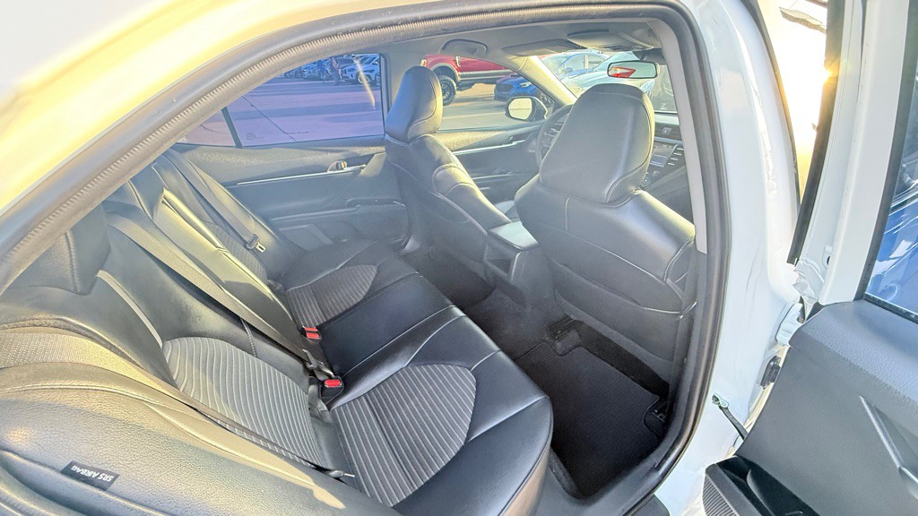 2020 Toyota Camry Image 19