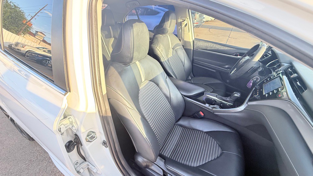 2020 Toyota Camry Image 20