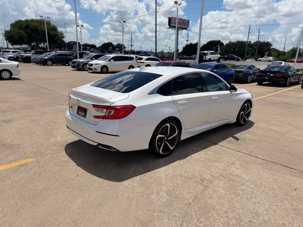 2019 Honda Accord Image 10