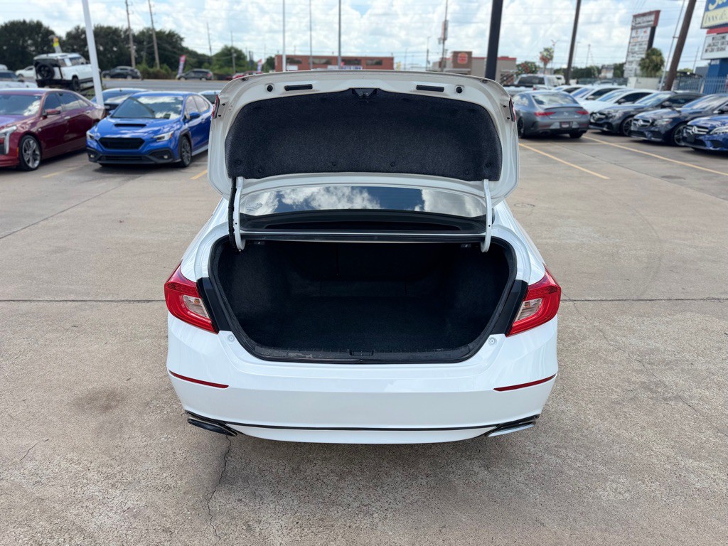2019 Honda Accord Image 11