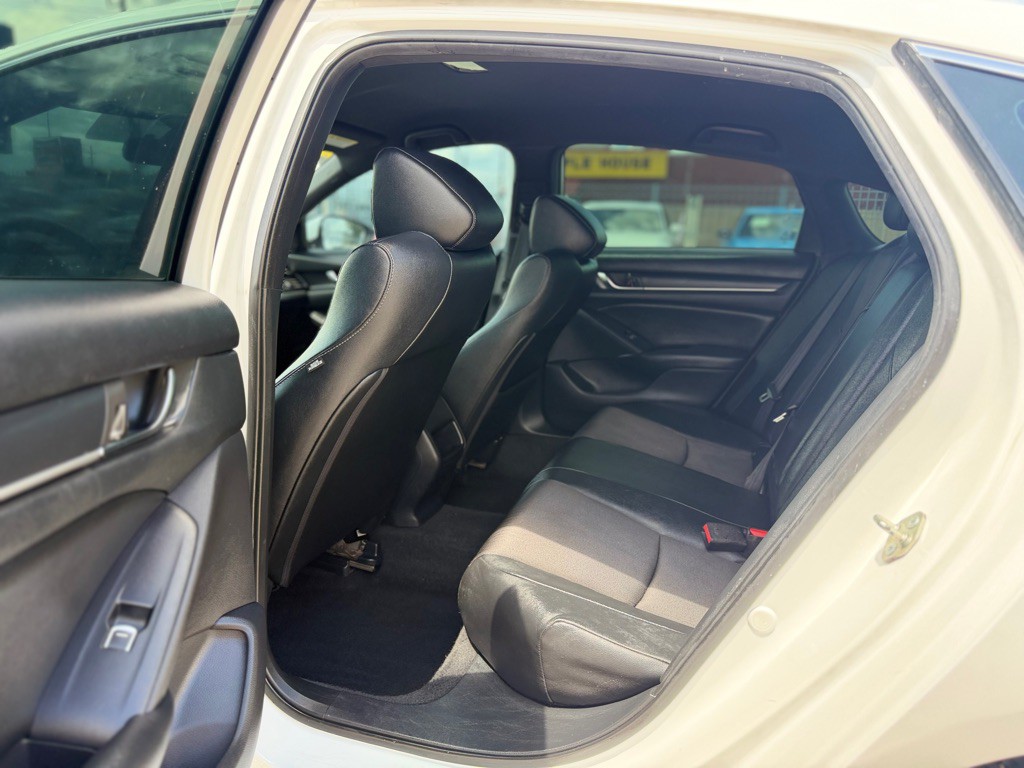 2019 Honda Accord Image 12