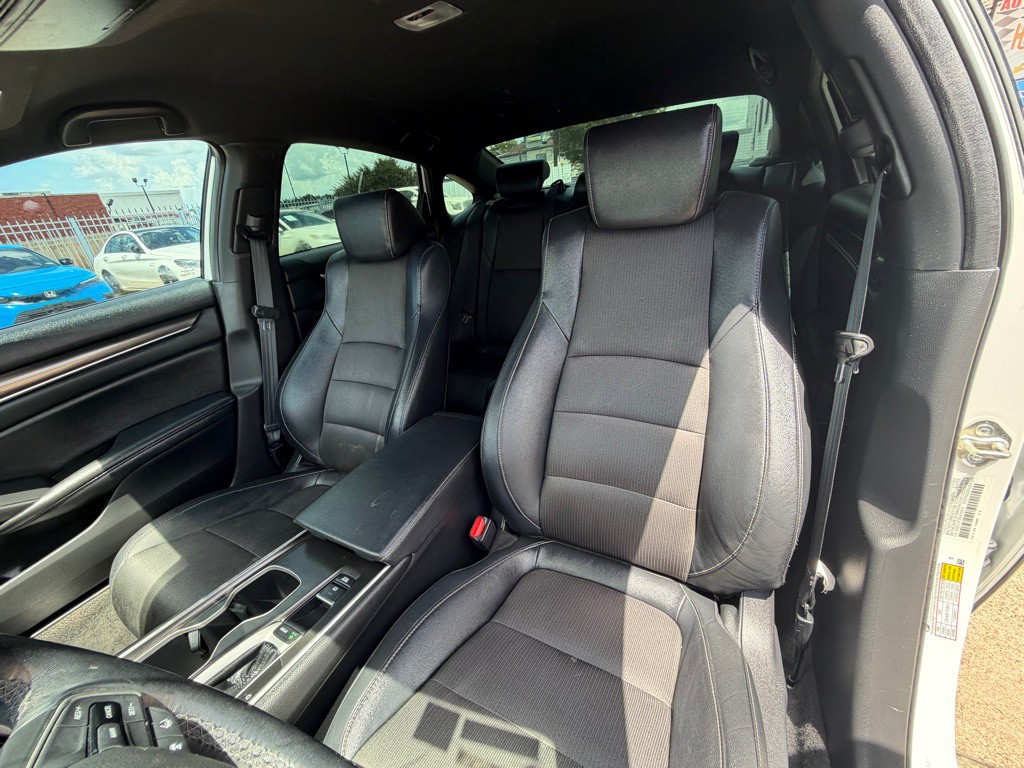 2019 Honda Accord Image 17