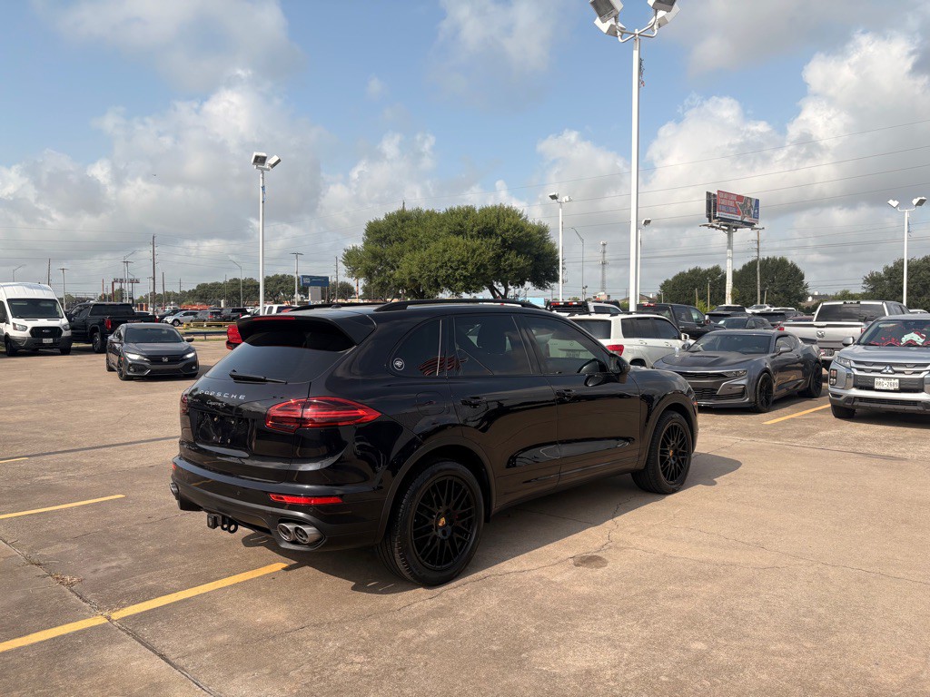 2016 Porsche Cayenne Image 8