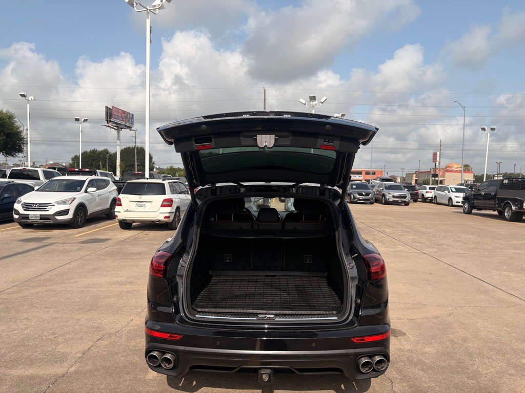 2016 Porsche Cayenne Image 10