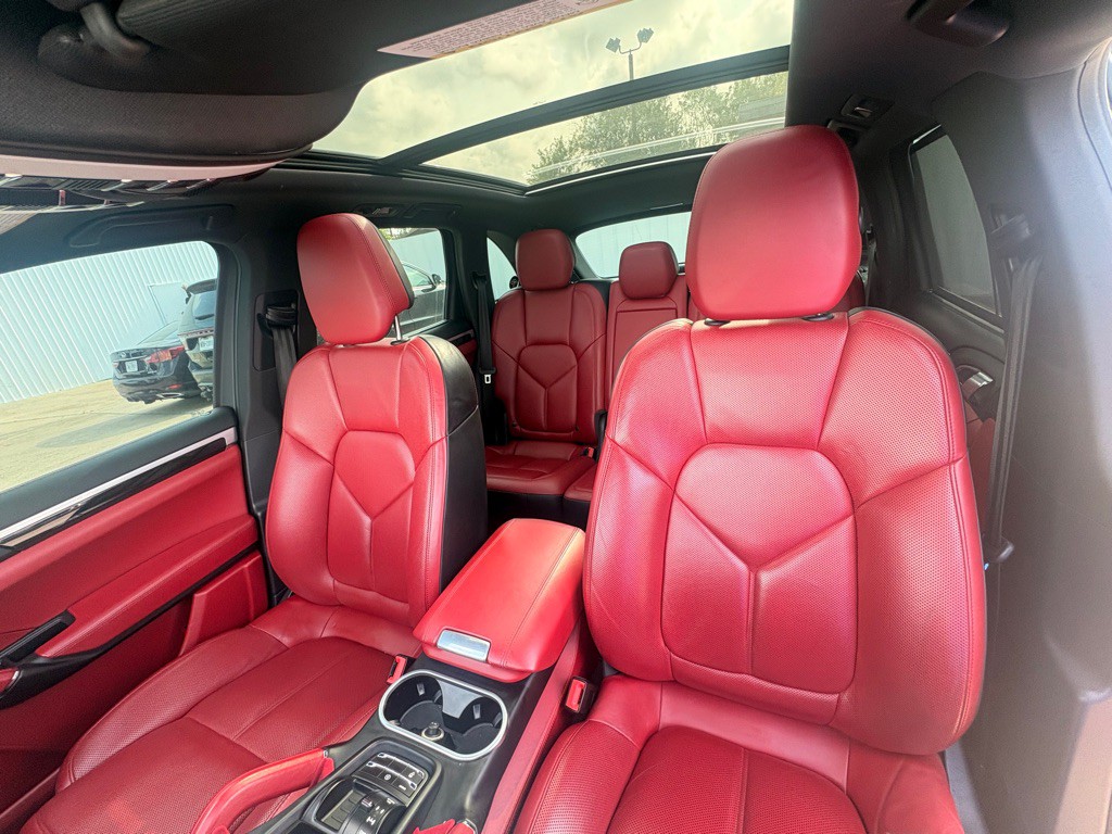 2016 Porsche Cayenne Image 15