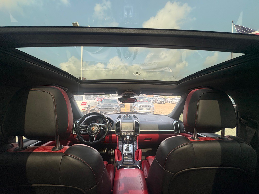 2016 Porsche Cayenne Image 17