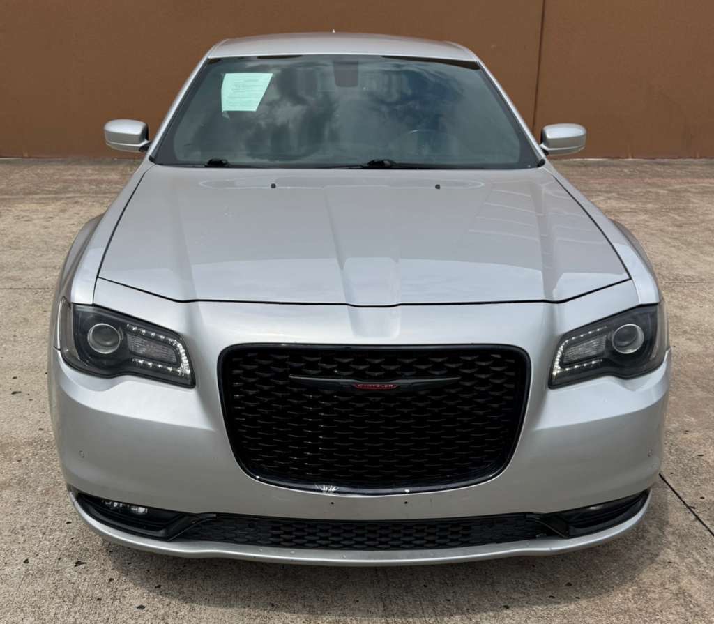 2021 Chrysler 300 Image 5