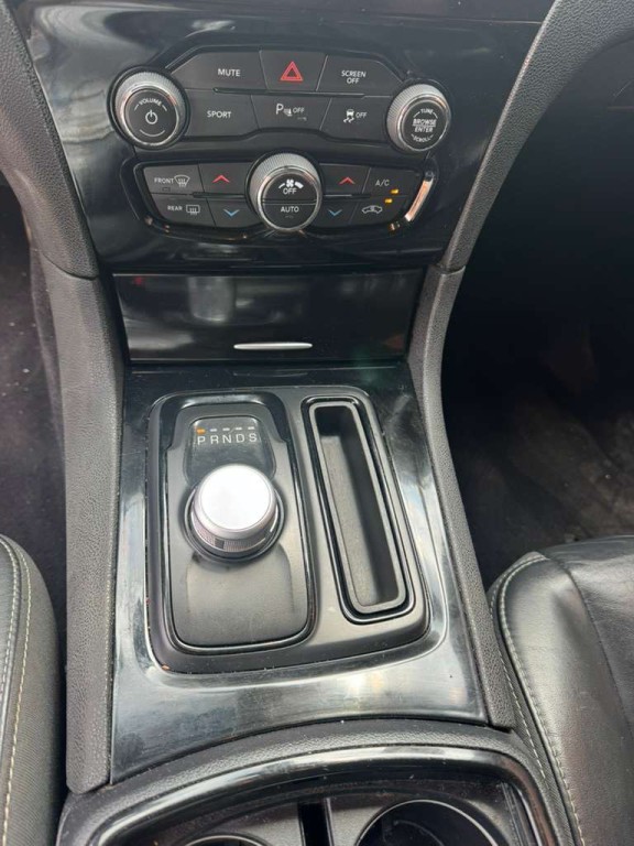 2021 Chrysler 300 Image 15
