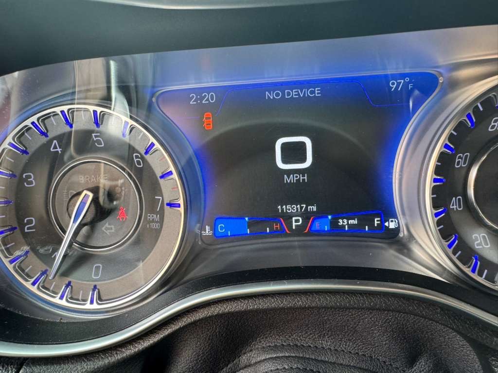 2021 Chrysler 300 Image 16