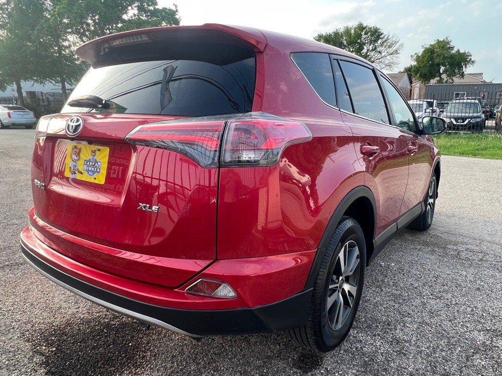 2017 Toyota Rav4 Image 4