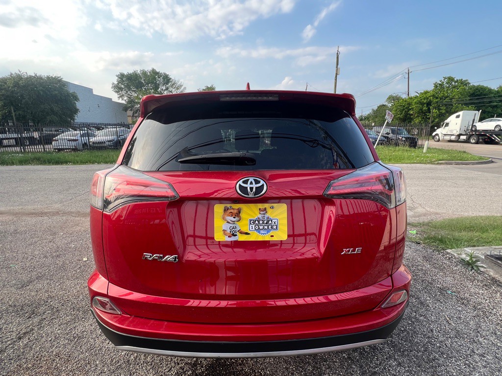 2017 Toyota Rav4 Image 6