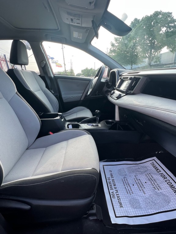2017 Toyota Rav4 Image 12