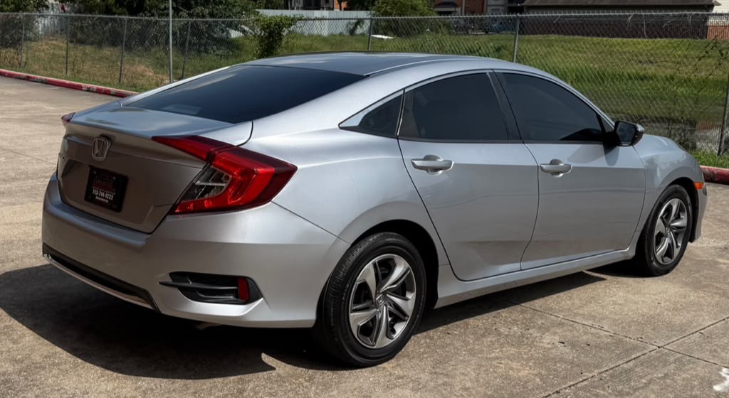 2019 Honda Civic Image 4