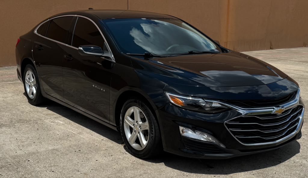 2022 Chevrolet Malibu Image 1