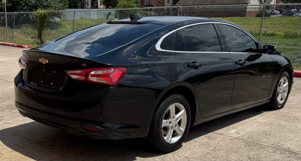 2022 Chevrolet Malibu Image 3