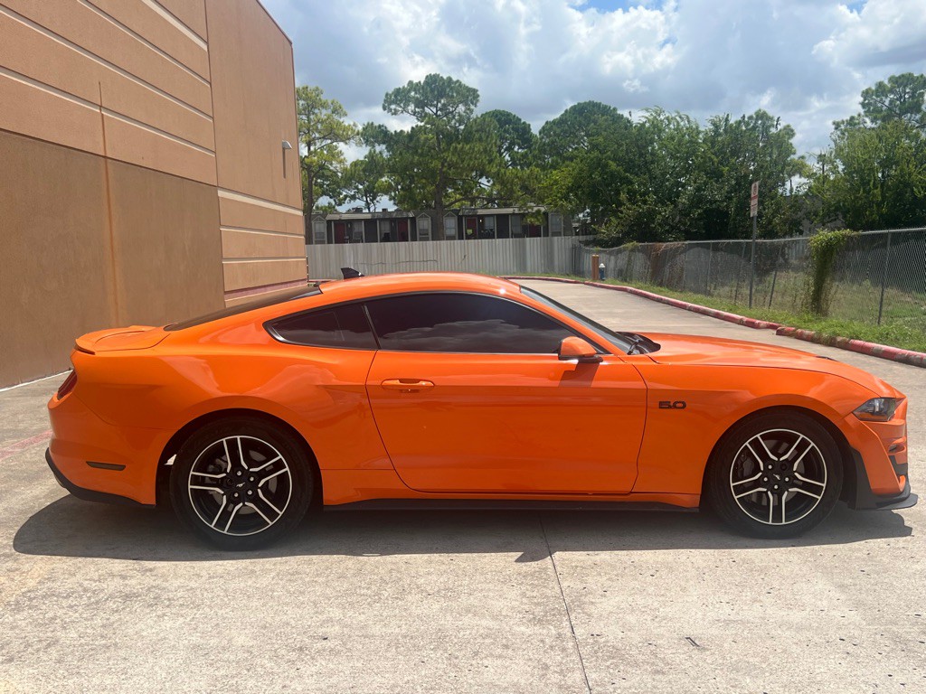 2021 Ford Mustang Image 9