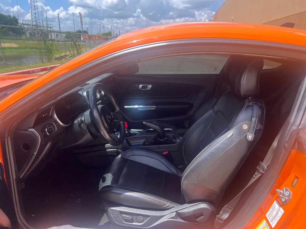 2021 Ford Mustang Image 12
