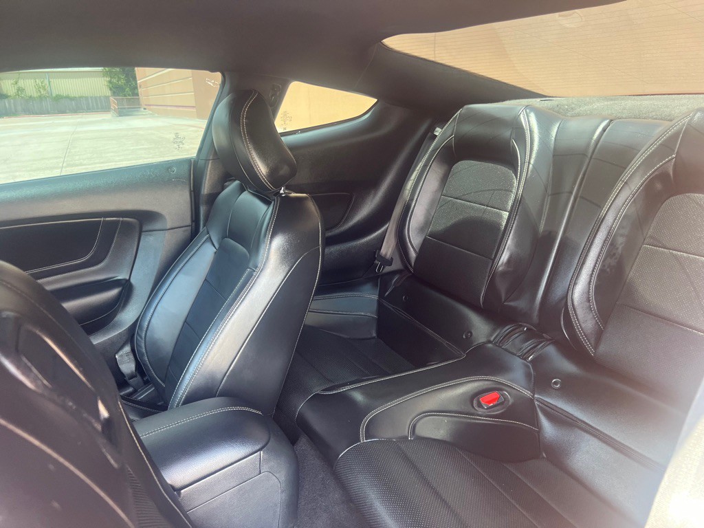 2021 Ford Mustang Image 14