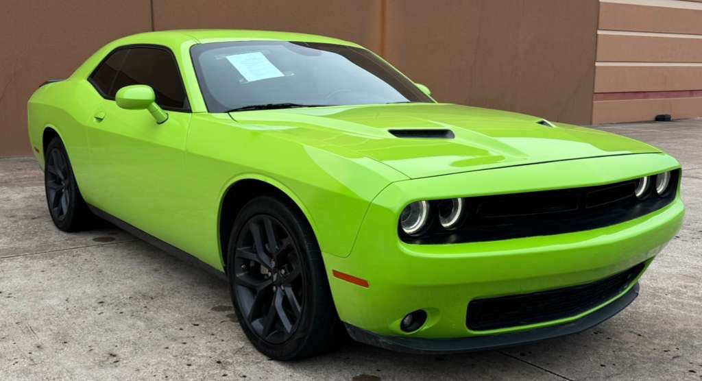 2023 Dodge Challenger Image 1