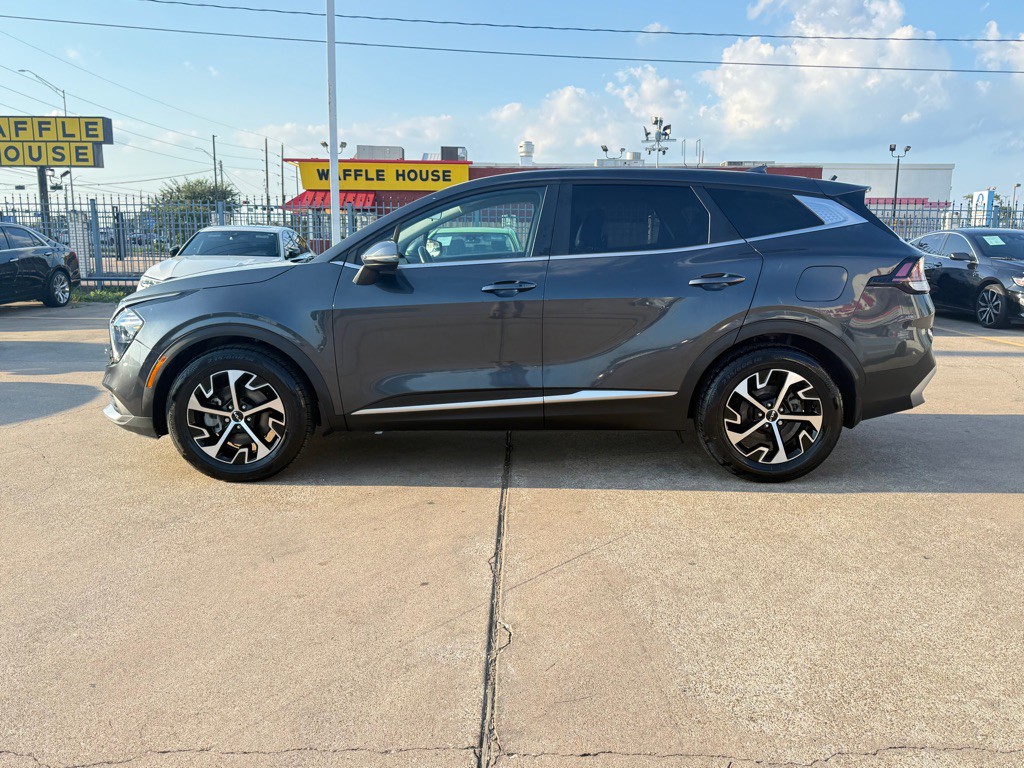 2023 Kia Sportage Image 4