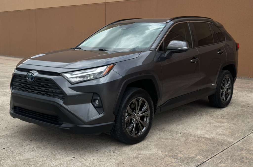 2022 Toyota Rav4 Image 2