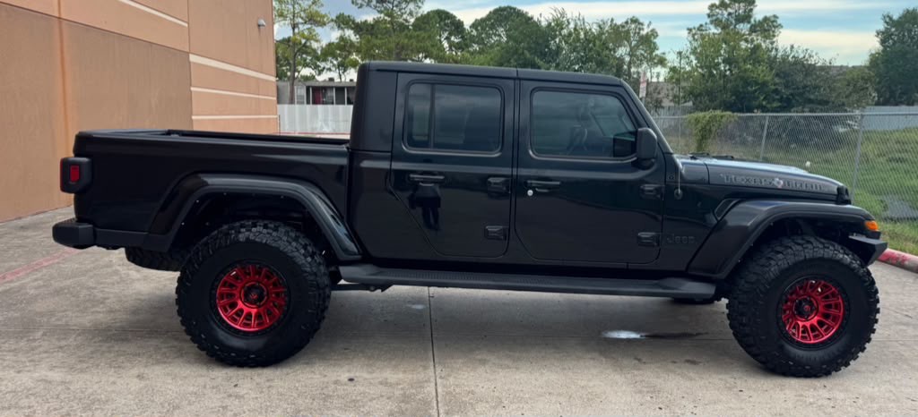 2023 Jeep Gladiator Image 8