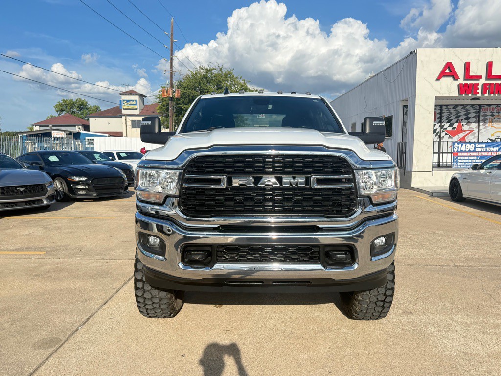 2023 RAM 3500 Image 2
