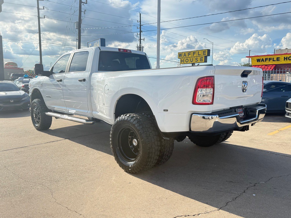 2023 RAM 3500 Image 5