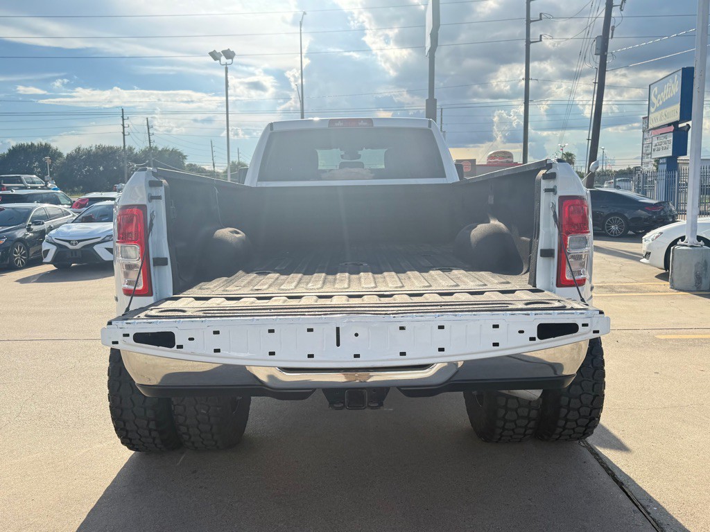 2023 RAM 3500 Image 10