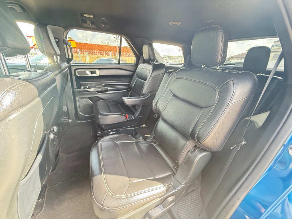 2020 Ford Explorer Image 12