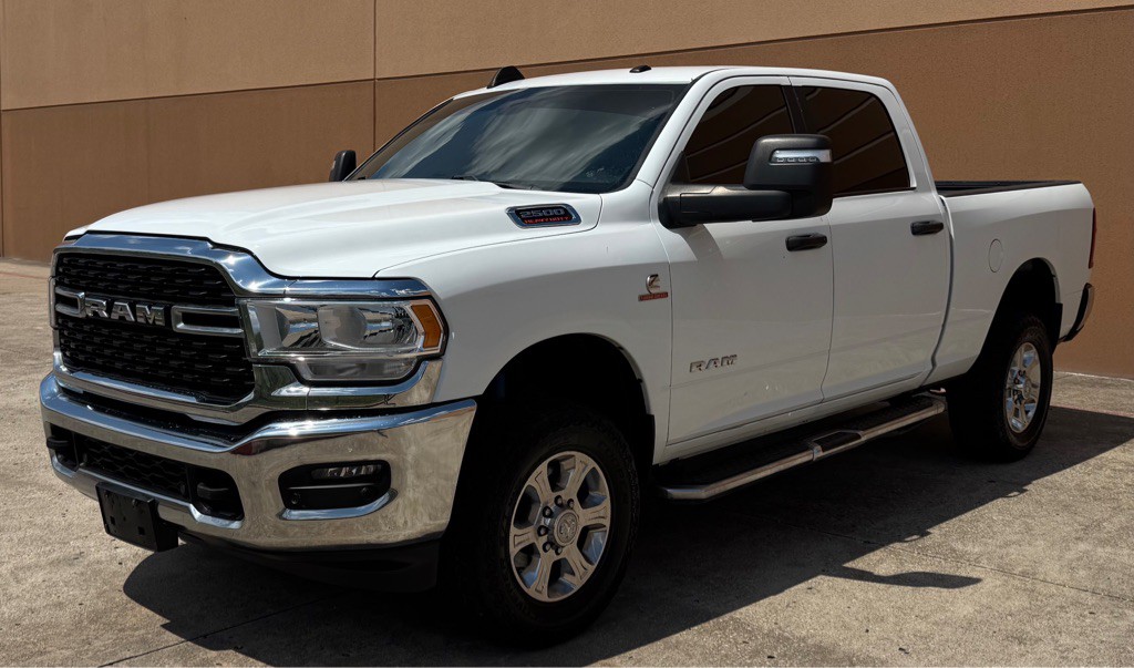 2024 RAM 2500 Image 2