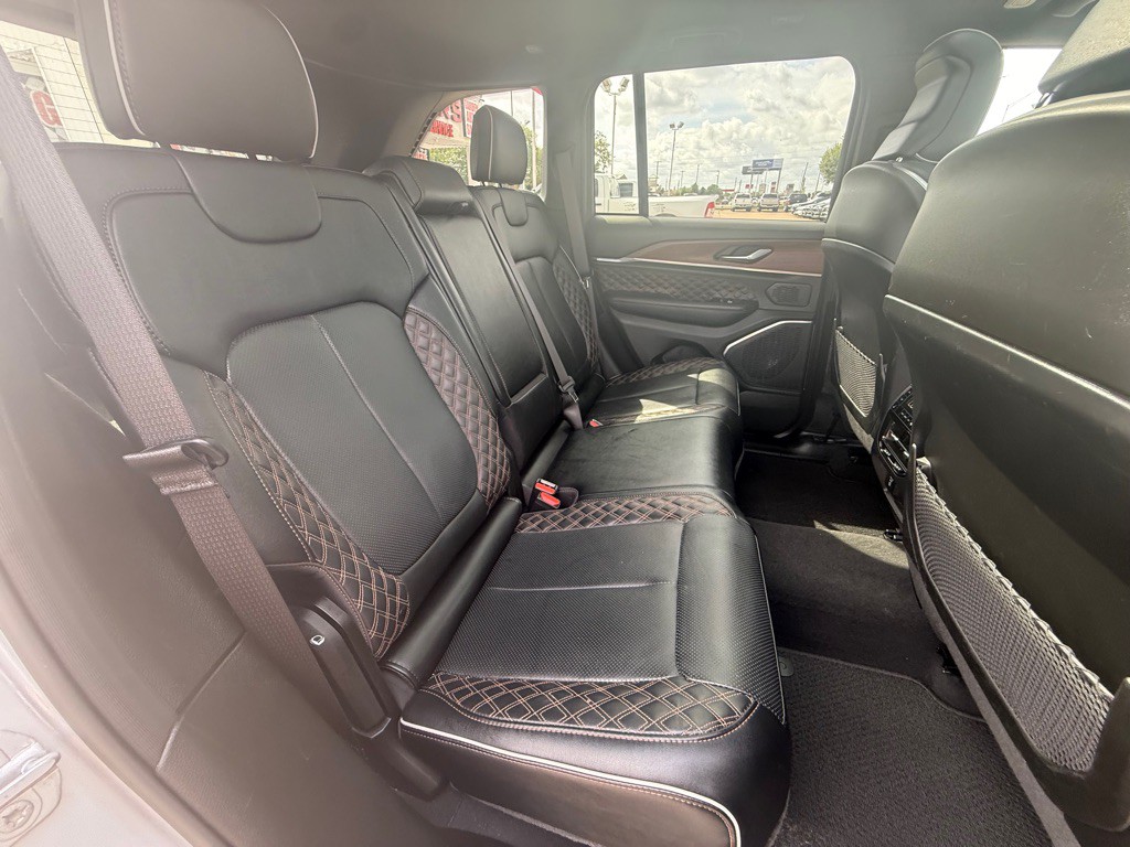 2025 Jeep Grand Cherokee Image 18
