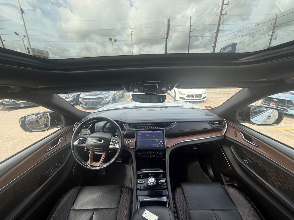 2025 Jeep Grand Cherokee Image 23
