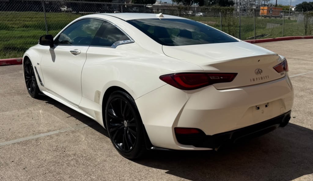 2018 INFINITI Q60 Image 4