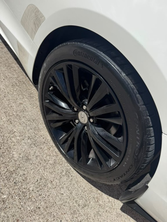 2018 INFINITI Q60 Image 9