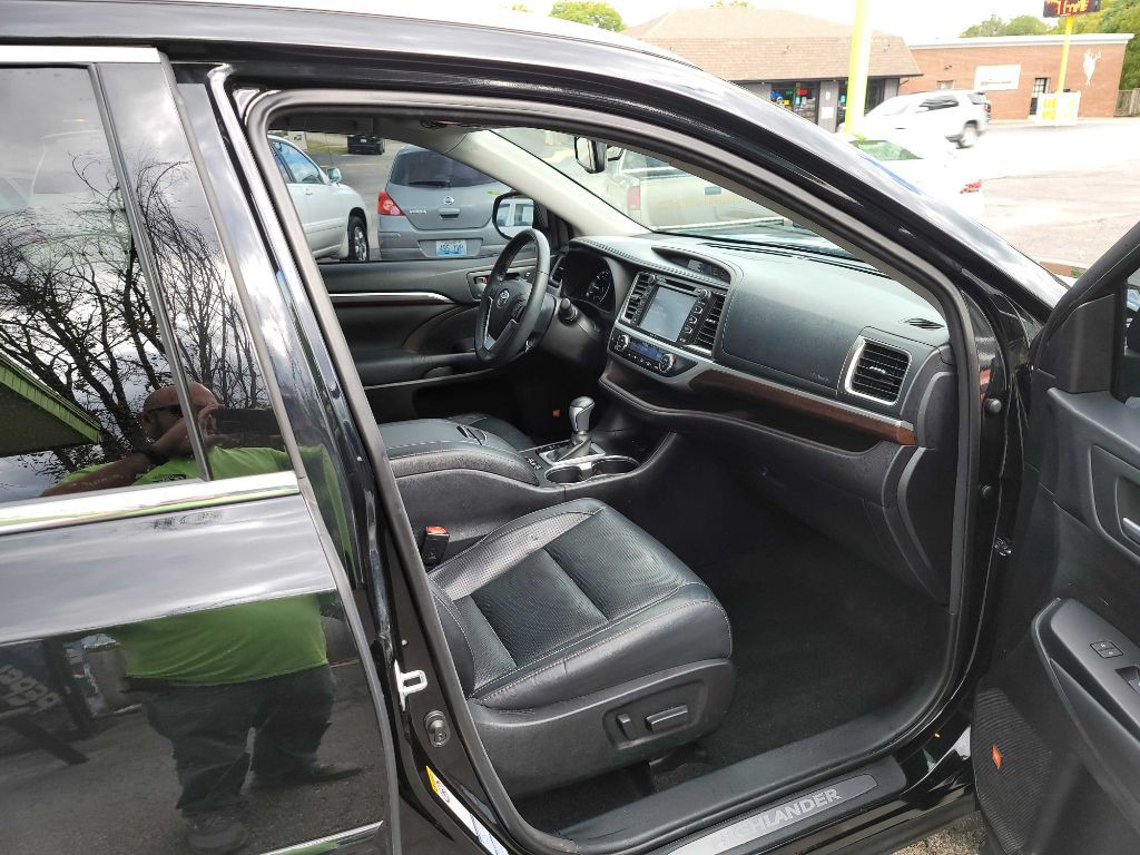 2015 Toyota Highlander Image 10