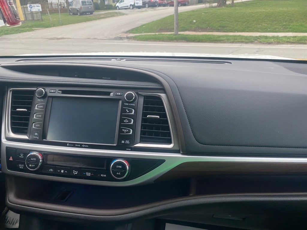 2016 Toyota Highlander Image 5