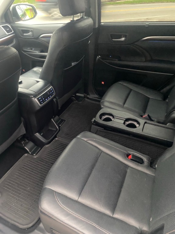 2016 Toyota Highlander Image 9
