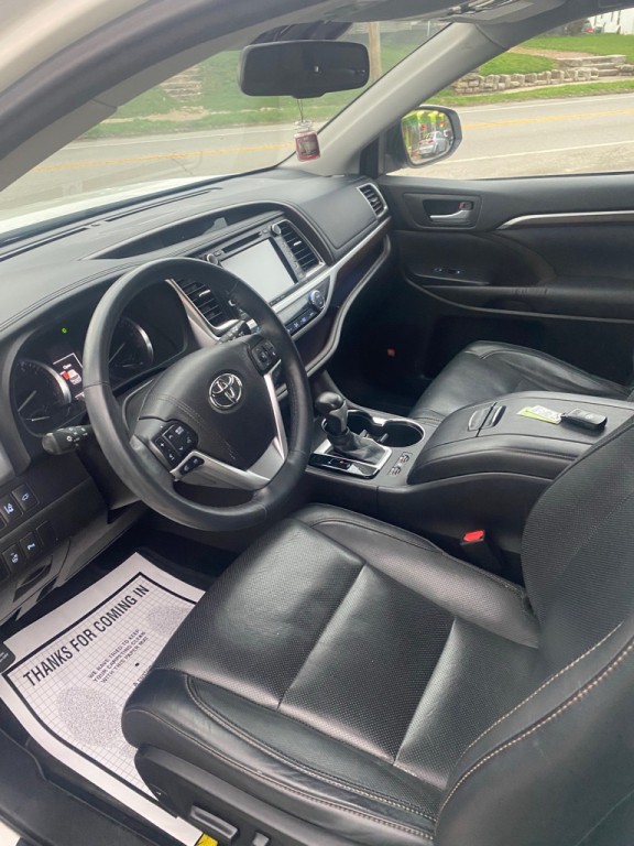 2016 Toyota Highlander Image 13