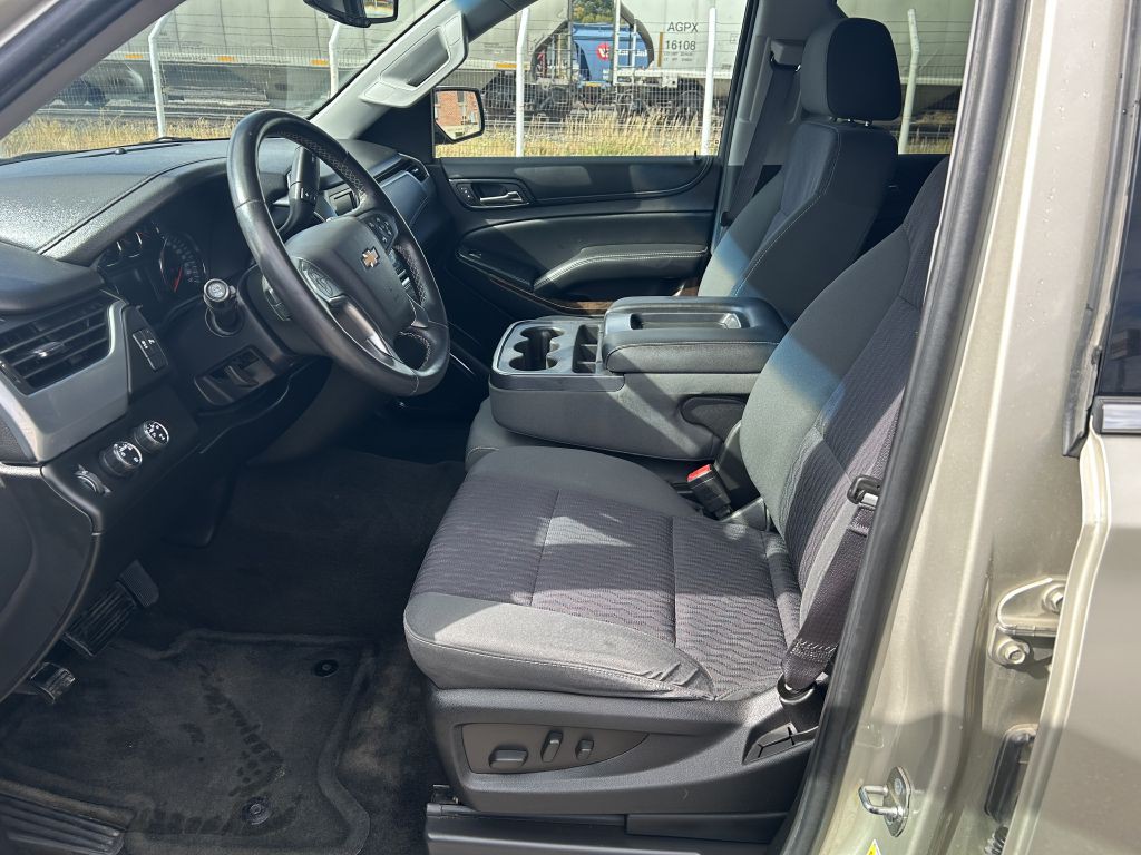 2015 Chevrolet Suburban Image 6