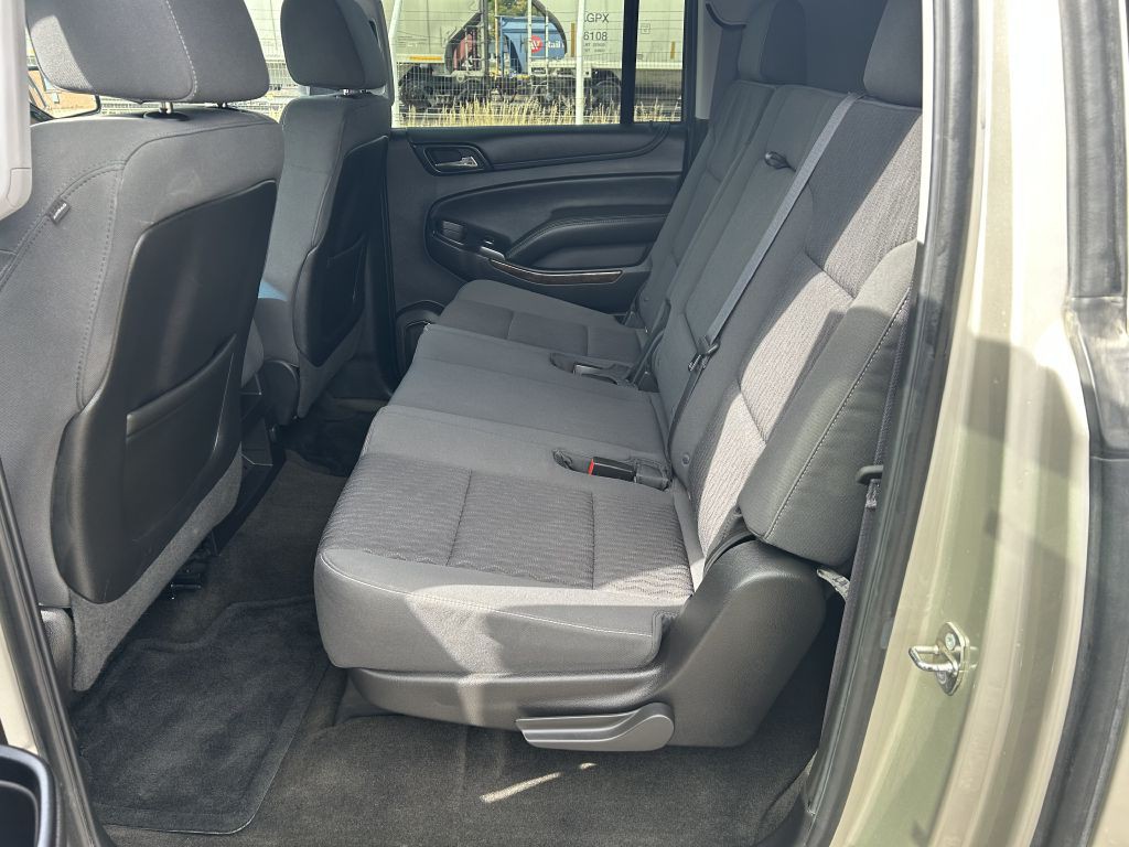 2015 Chevrolet Suburban Image 7
