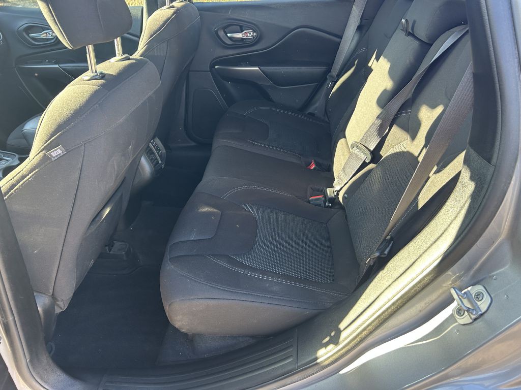 2019 Jeep Cherokee Image 7