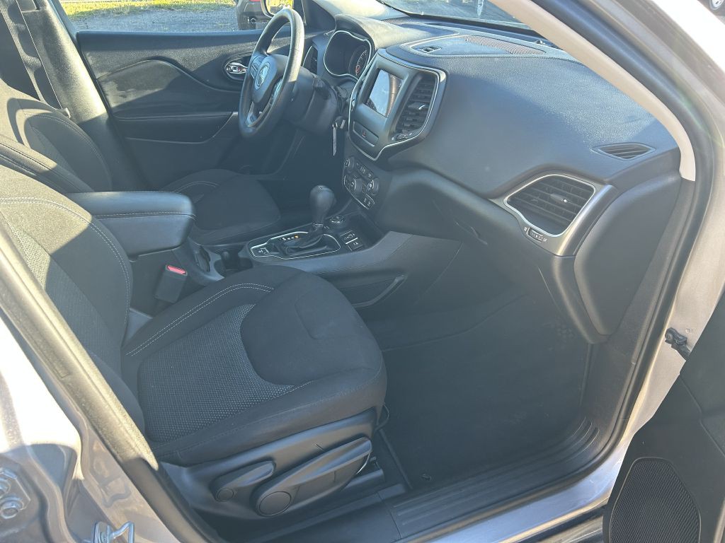 2019 Jeep Cherokee Image 9